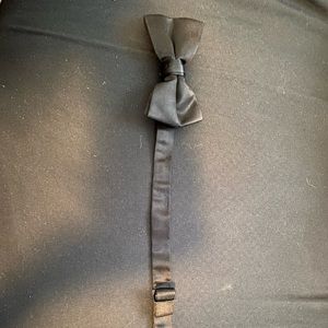 Black bow tie
